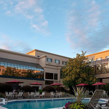 โมนาร์ช โฮเต็ล แอนด์ คอนเฟอเรนซ์ เซ็นเตอร์ Hotel แคลกคามัส ภายนอก รูปภาพ