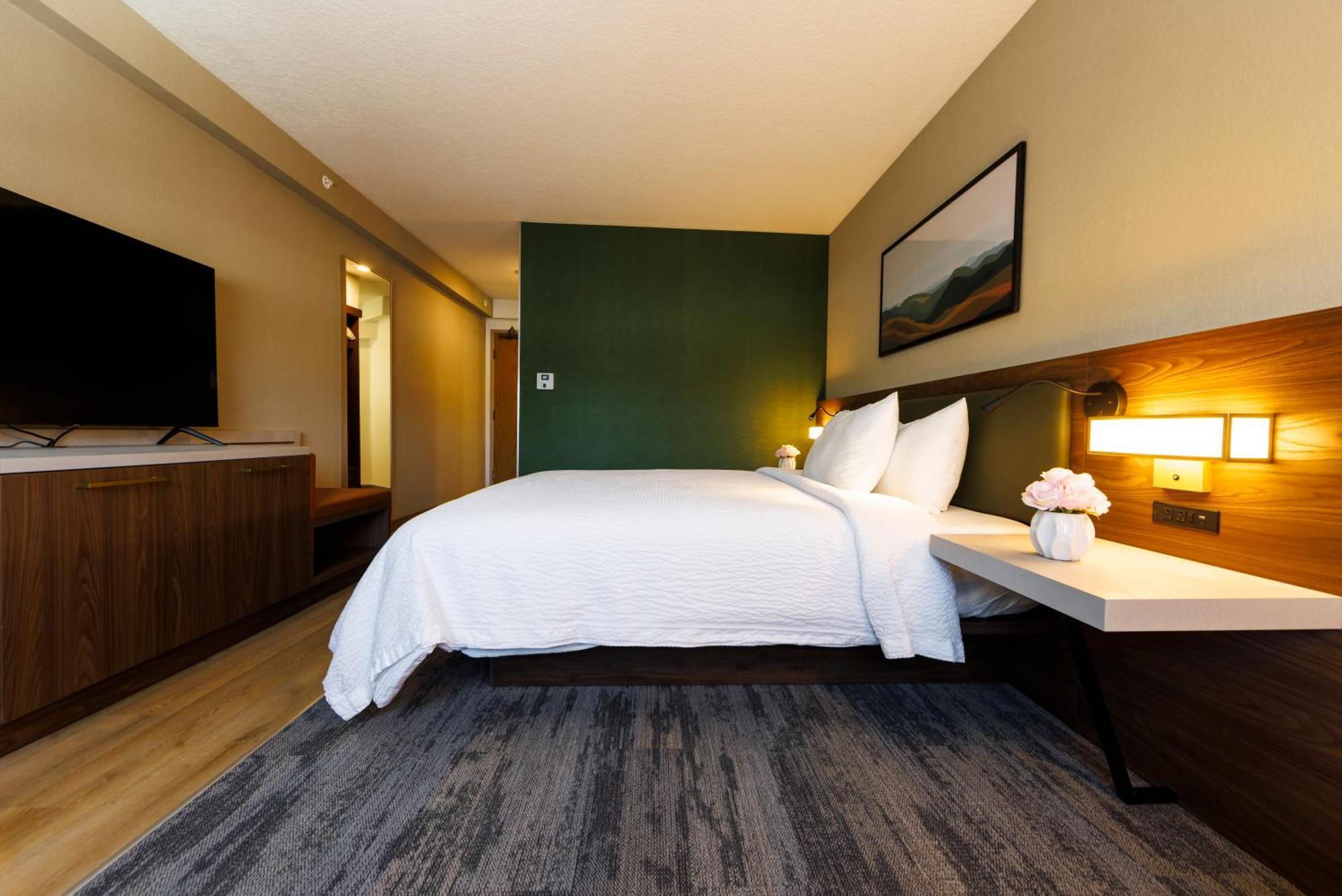 โมนาร์ช โฮเต็ล แอนด์ คอนเฟอเรนซ์ เซ็นเตอร์ Hotel แคลกคามัส ภายนอก รูปภาพ