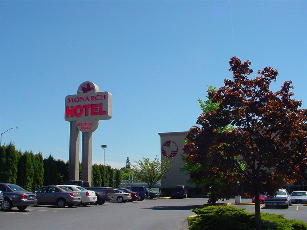 โมนาร์ช โฮเต็ล แอนด์ คอนเฟอเรนซ์ เซ็นเตอร์ Hotel แคลกคามัส ภายนอก รูปภาพ